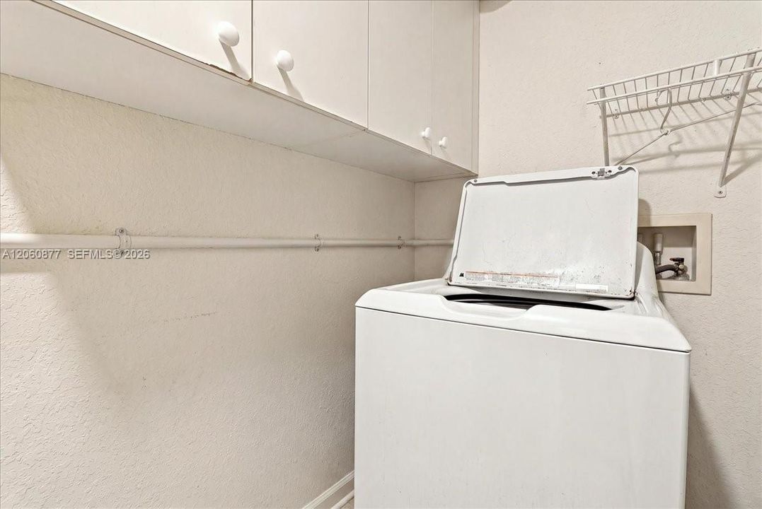 En Venta: $775,000 (4 camas, 3 baños, 2312 Pies cuadrados)
