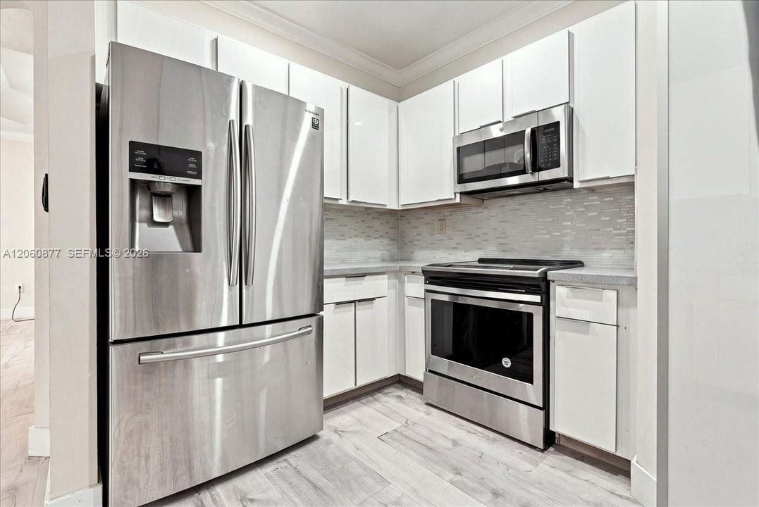 En Venta: $775,000 (4 camas, 3 baños, 2312 Pies cuadrados)