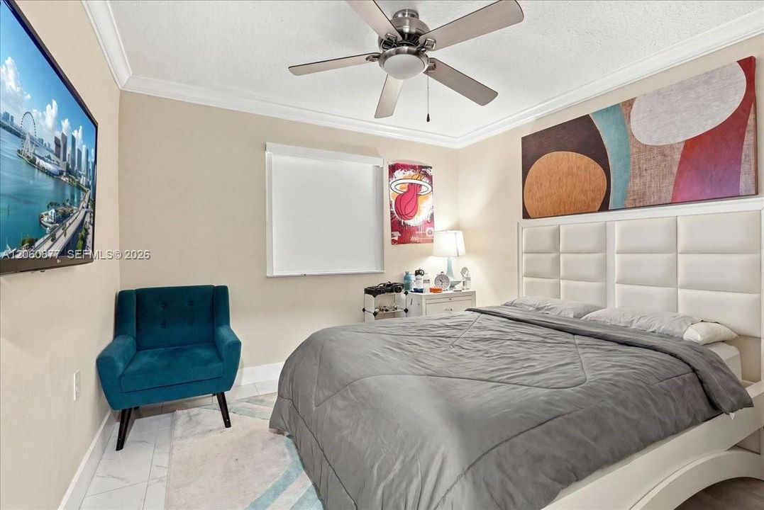 En Venta: $775,000 (4 camas, 3 baños, 2312 Pies cuadrados)