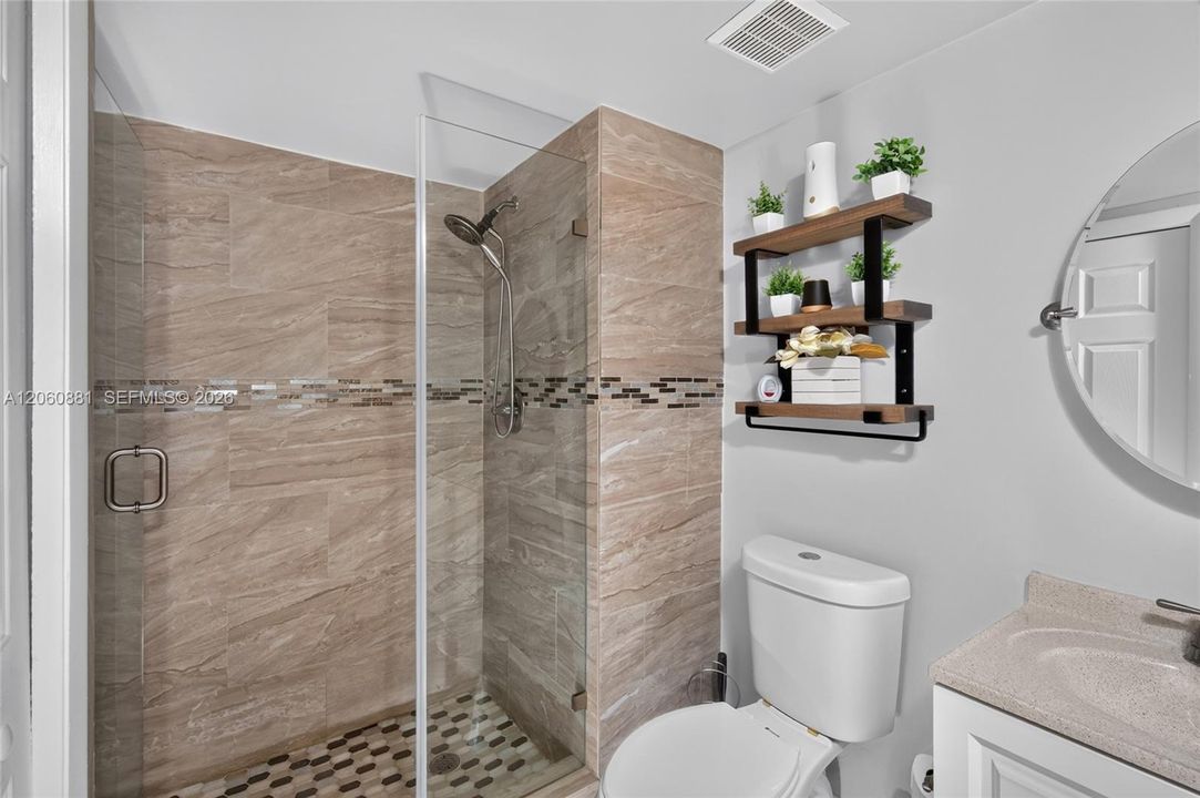 На продажу: $325,000 (2 спален, 2 ванн, 1256 Квадратных фут)