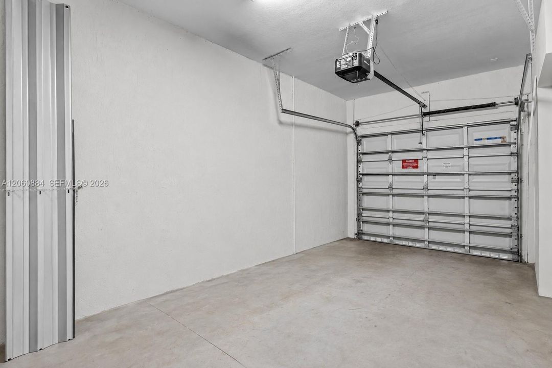На продажу: $429,900 (3 спален, 2 ванн, 1740 Квадратных фут)