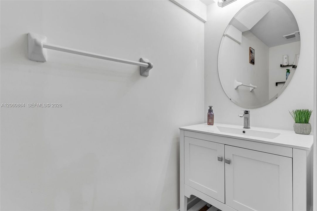 На продажу: $429,900 (3 спален, 2 ванн, 1740 Квадратных фут)