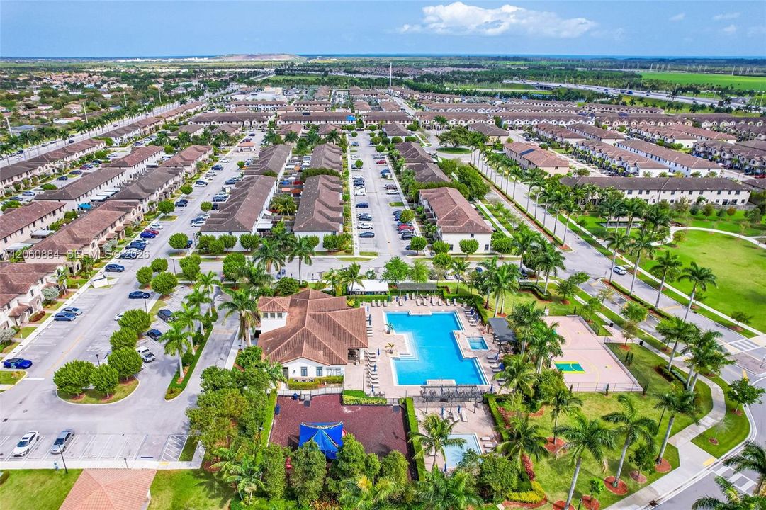На продажу: $429,900 (3 спален, 2 ванн, 1740 Квадратных фут)