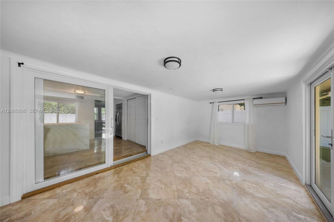 В аренду: $4,100 (4 спален, 3 ванн, 1529 Квадратных фут)