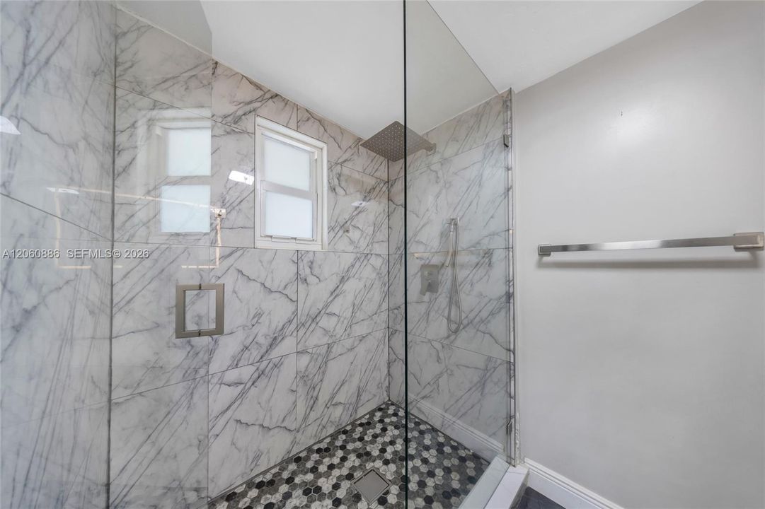В аренду: $4,100 (4 спален, 3 ванн, 1529 Квадратных фут)
