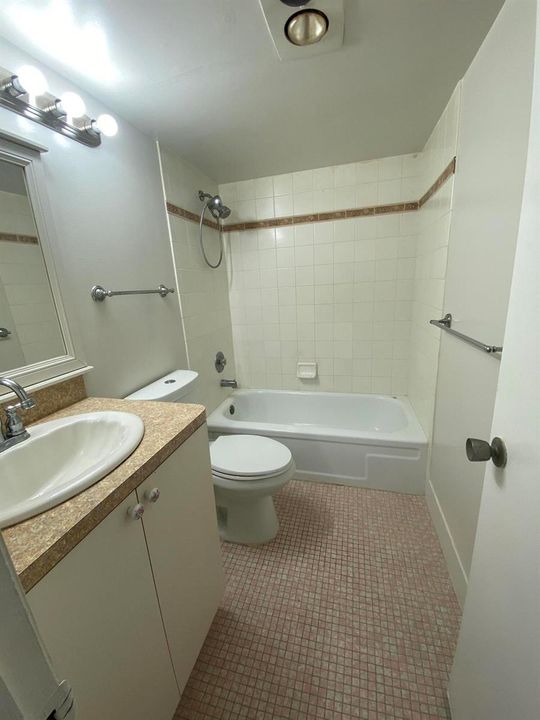 camden G bathroom,jpg