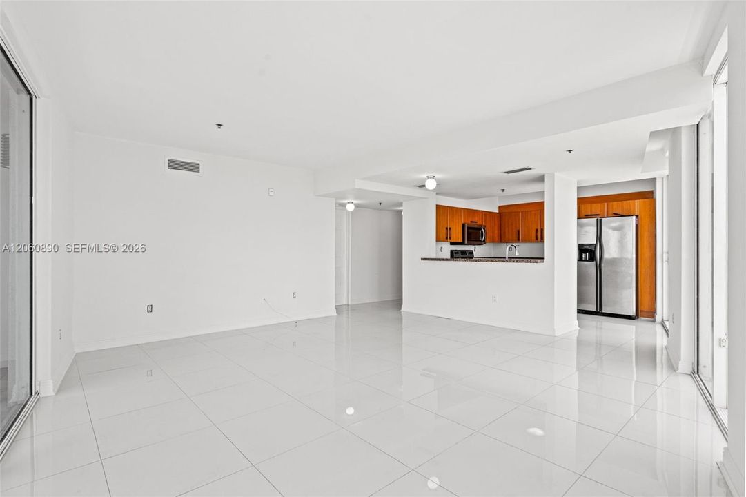 В аренду: $3,900 (2 спален, 2 ванн, 1387 Квадратных фут)
