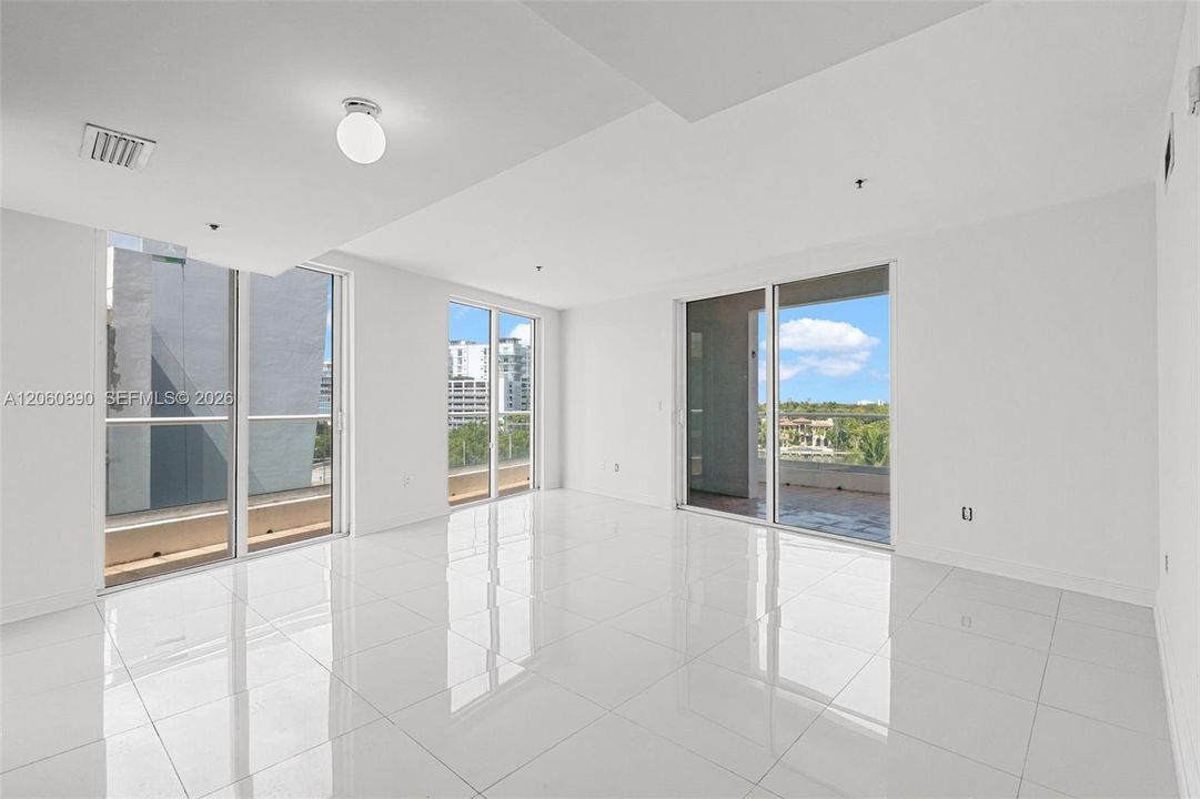 В аренду: $3,900 (2 спален, 2 ванн, 1387 Квадратных фут)