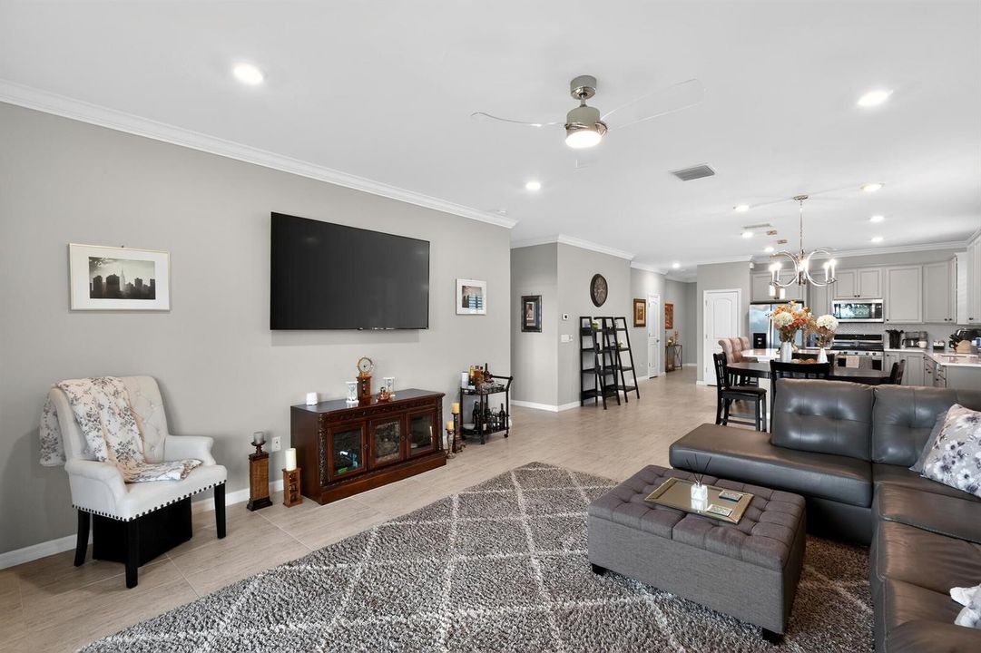 11_10430_SW_Captiva_Dr-Living_room-2743