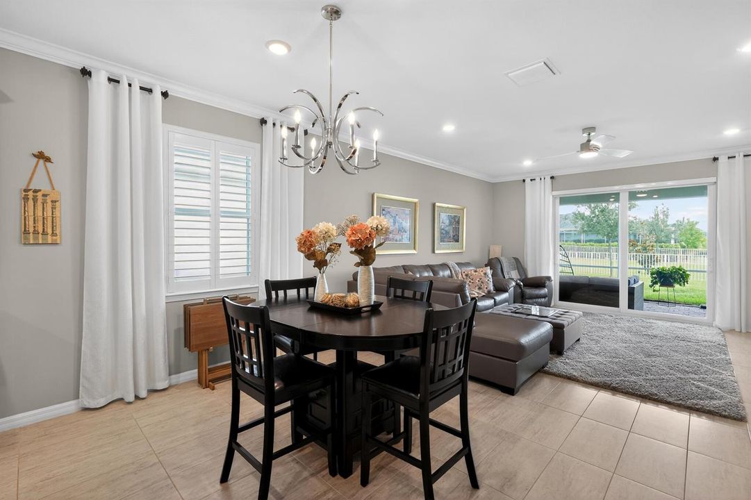 22_10430_SW_Captiva_Dr-Dining_room-2741