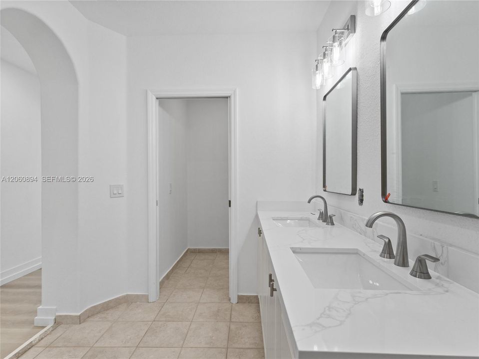 В аренду: $4,300 (3 спален, 3 ванн, 1863 Квадратных фут)