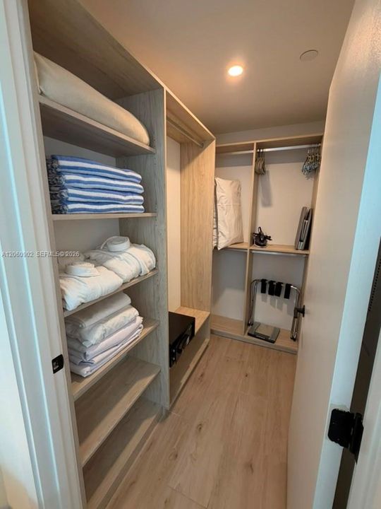 В аренду: $3,400 (1 спален, 1 ванн, 530 Квадратных фут)