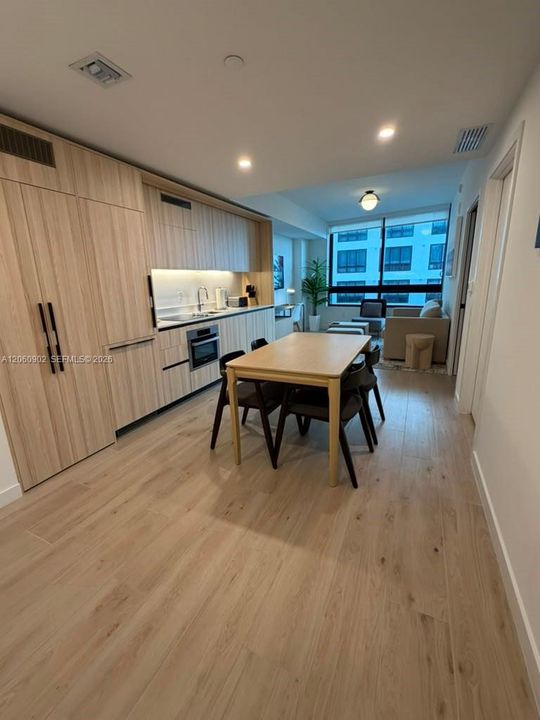 В аренду: $3,400 (1 спален, 1 ванн, 530 Квадратных фут)