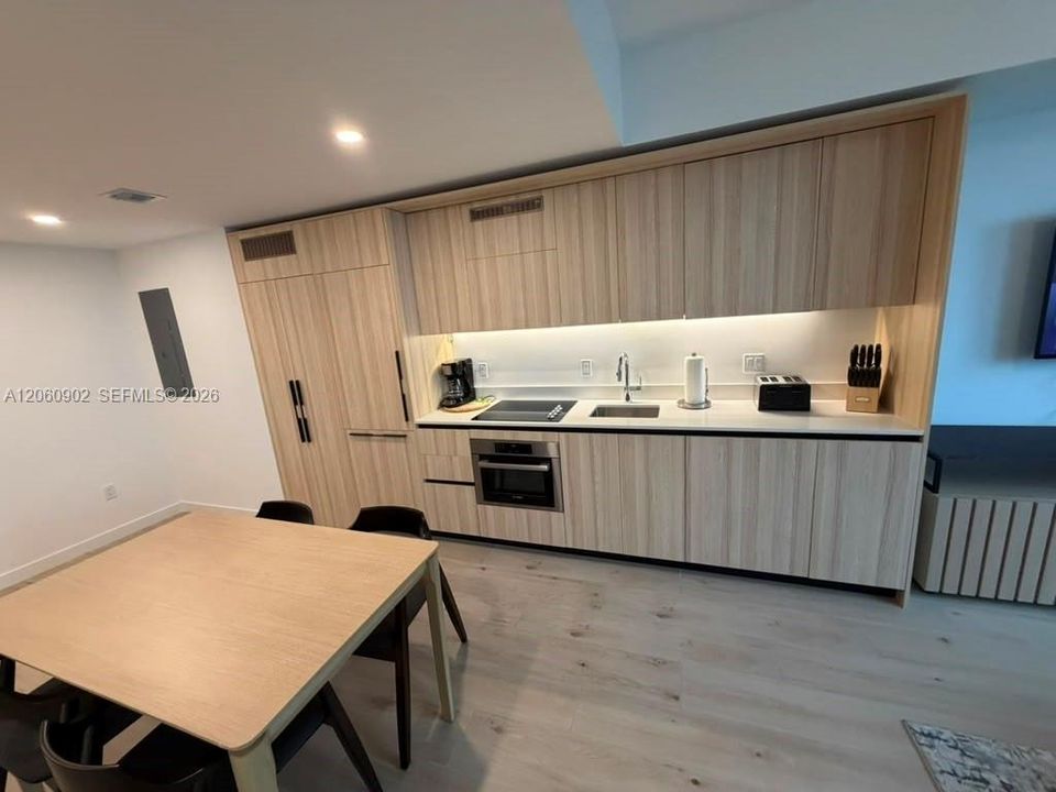 В аренду: $3,400 (1 спален, 1 ванн, 530 Квадратных фут)