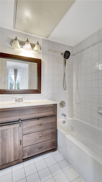 Photo 32