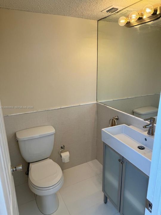 В аренду: $2,250 (2 спален, 2 ванн, 1095 Квадратных фут)