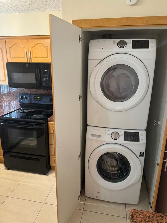 В аренду: $2,250 (2 спален, 2 ванн, 1095 Квадратных фут)