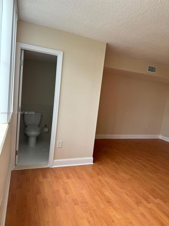 В аренду: $2,250 (2 спален, 2 ванн, 1095 Квадратных фут)