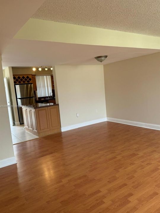 В аренду: $2,250 (2 спален, 2 ванн, 1095 Квадратных фут)