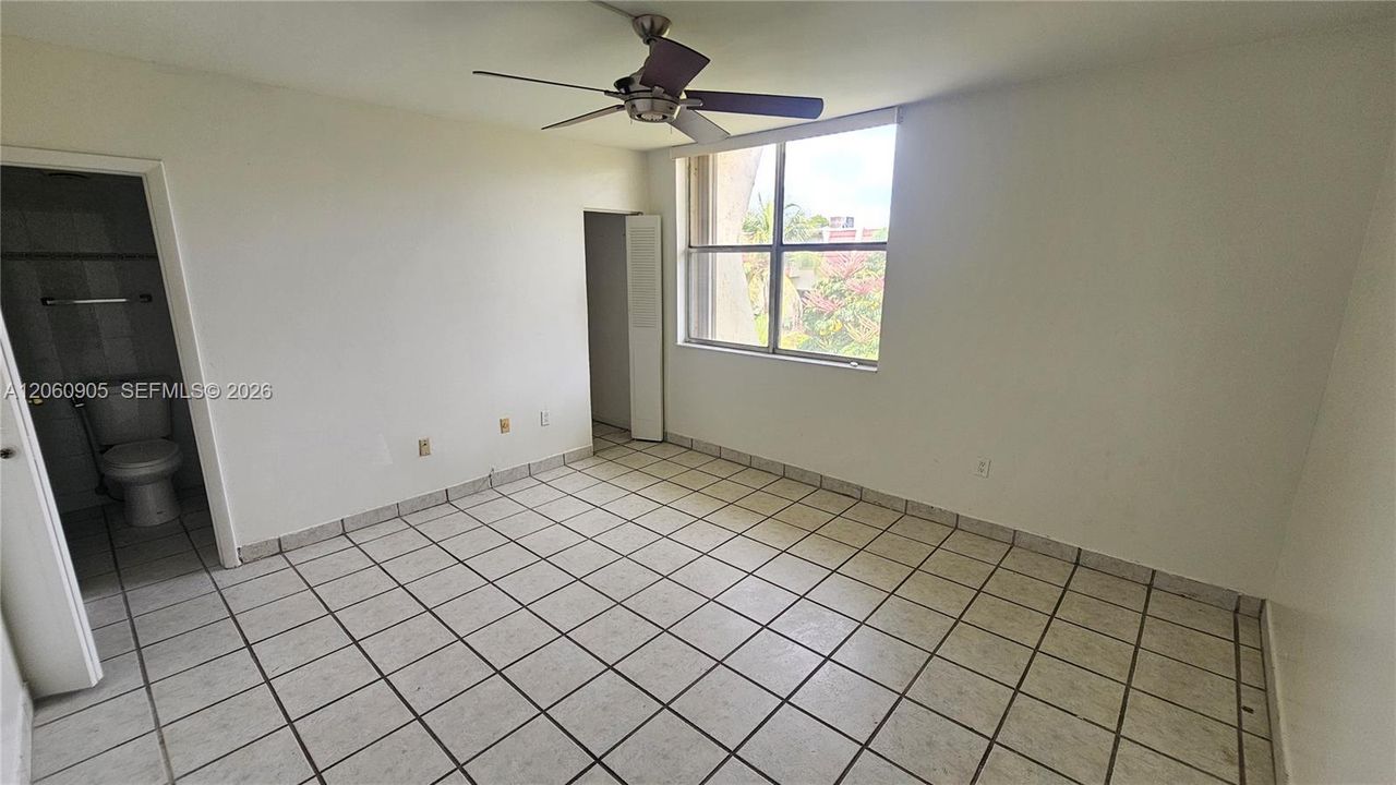 В аренду: $2,300 (2 спален, 2 ванн, 1285 Квадратных фут)