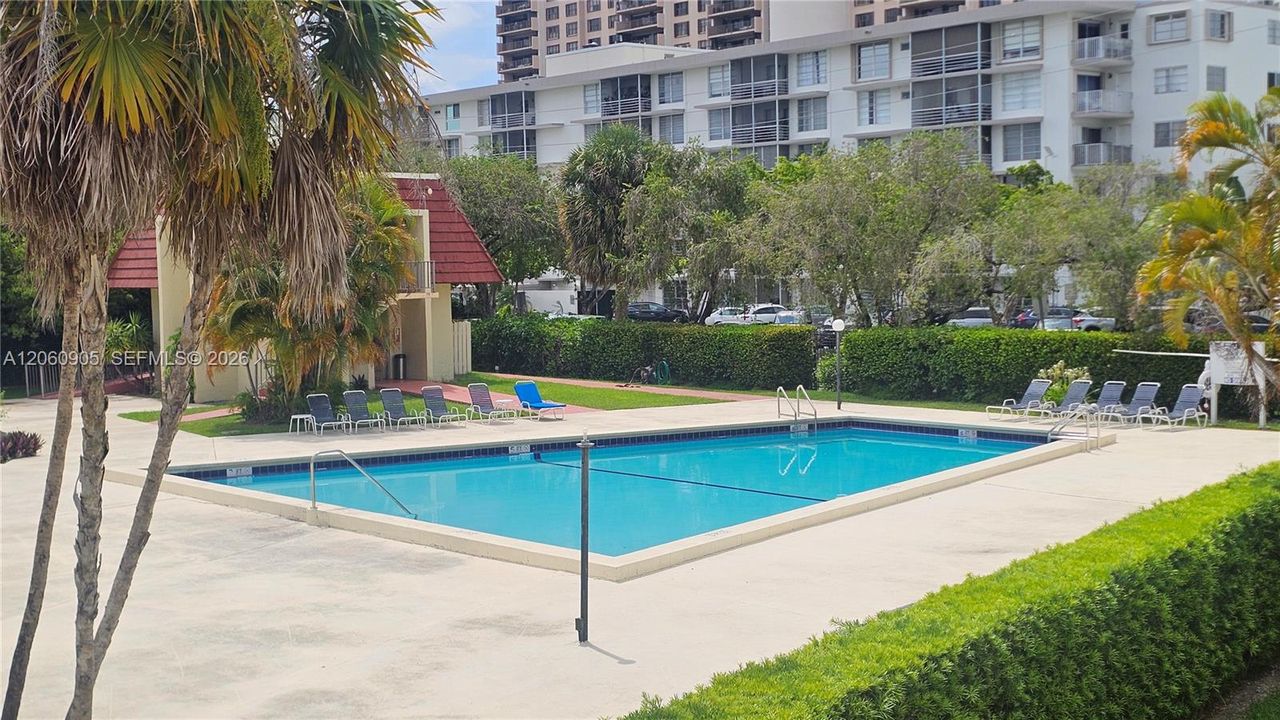 В аренду: $2,300 (2 спален, 2 ванн, 1285 Квадратных фут)