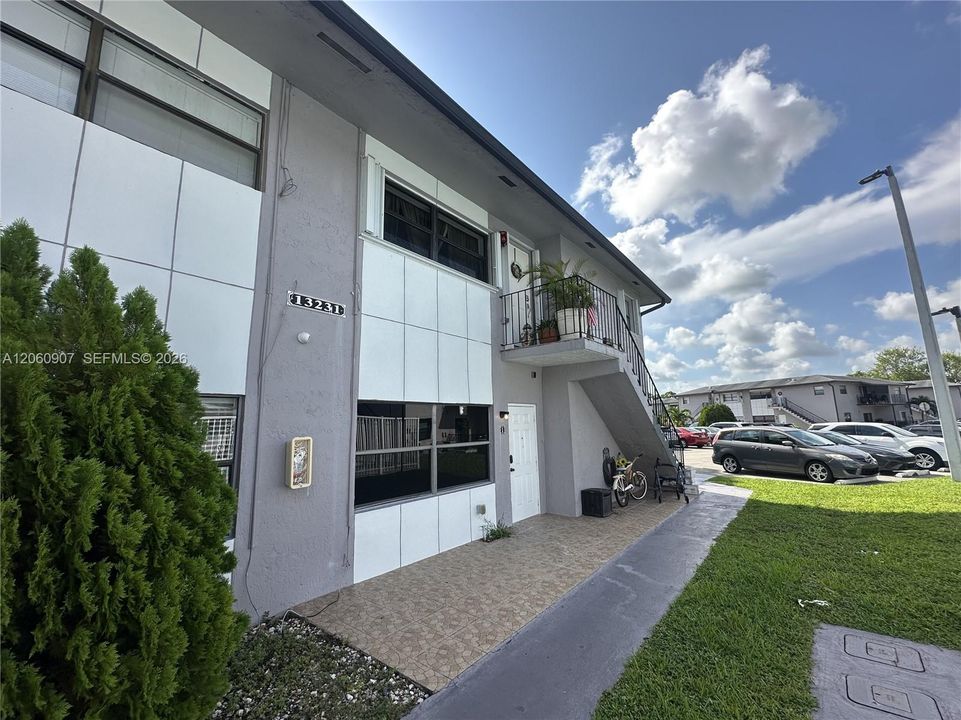 En Venta: $198,888 (2 camas, 2 baños, 856 Pies cuadrados)