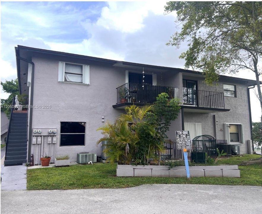 En Venta: $198,888 (2 camas, 2 baños, 856 Pies cuadrados)