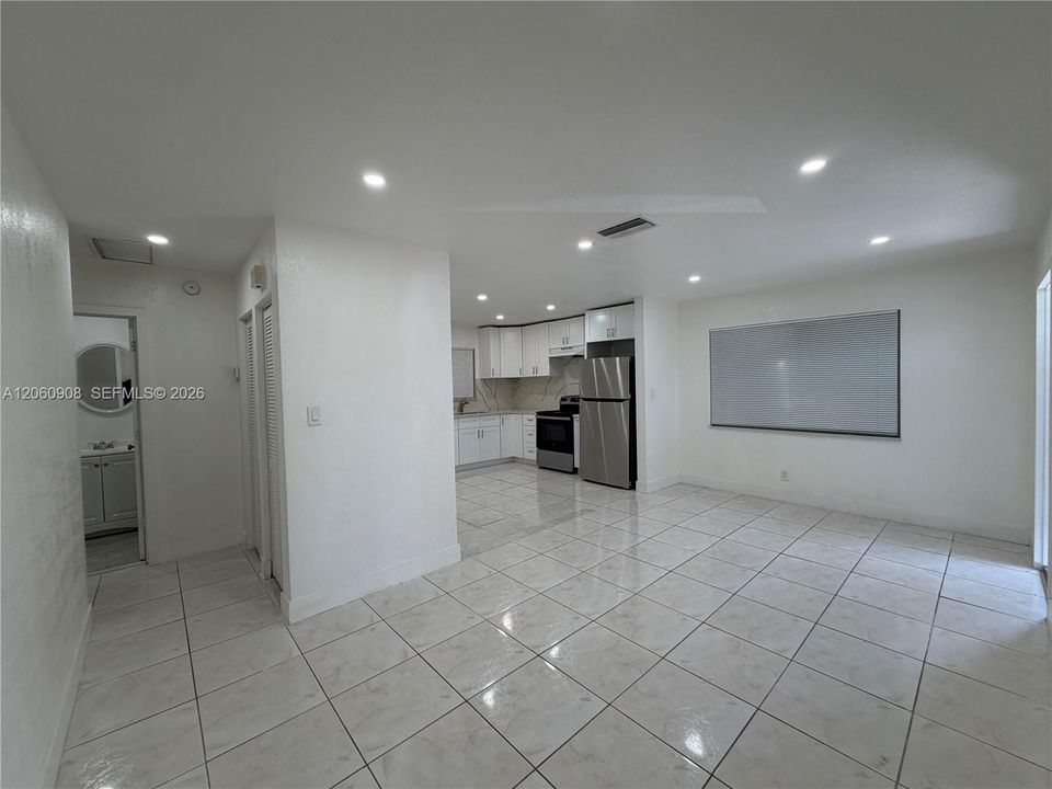 В аренду: $1,600 (1 спален, 1 ванн, 1734 Квадратных фут)