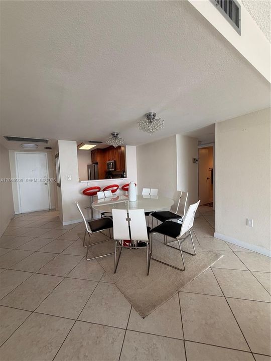 For Rent: $2,900 (2 beds, 2 baths, 1250 Square Feet)