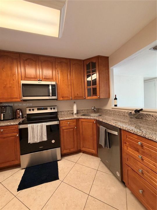 For Rent: $2,900 (2 beds, 2 baths, 1250 Square Feet)