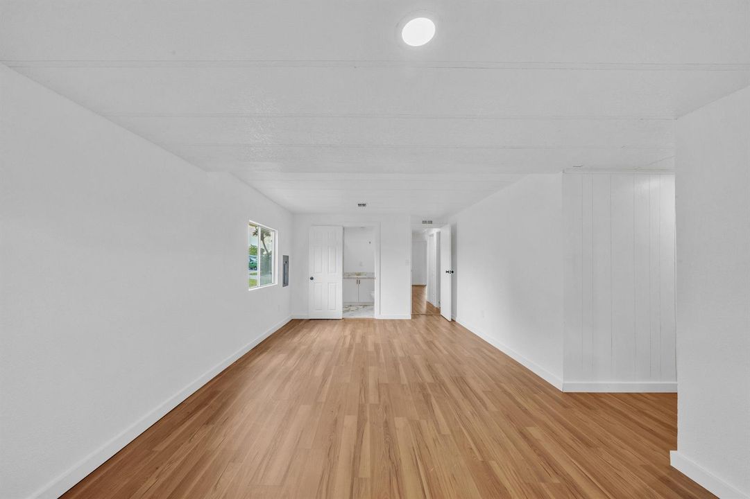 9 Primary Bedroom (2)