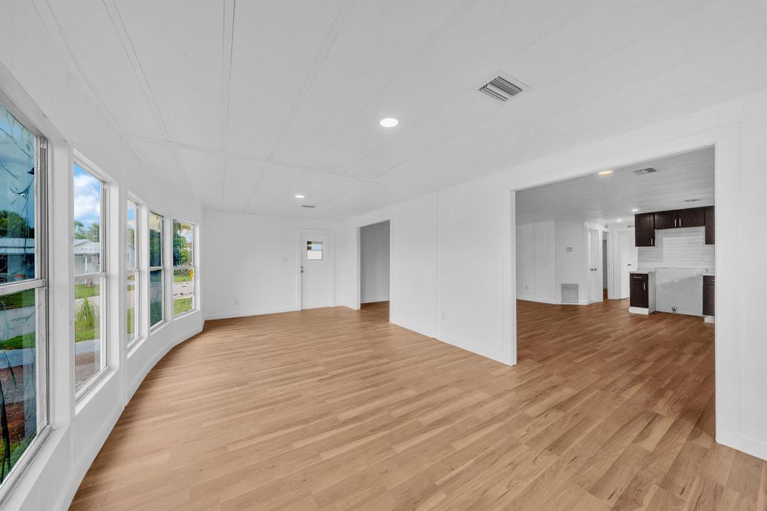 5 Living Area (2)