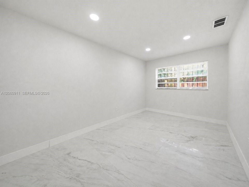 Active With Contract: $350,000 (3 beds, 1 baths, 1152 Square Feet)