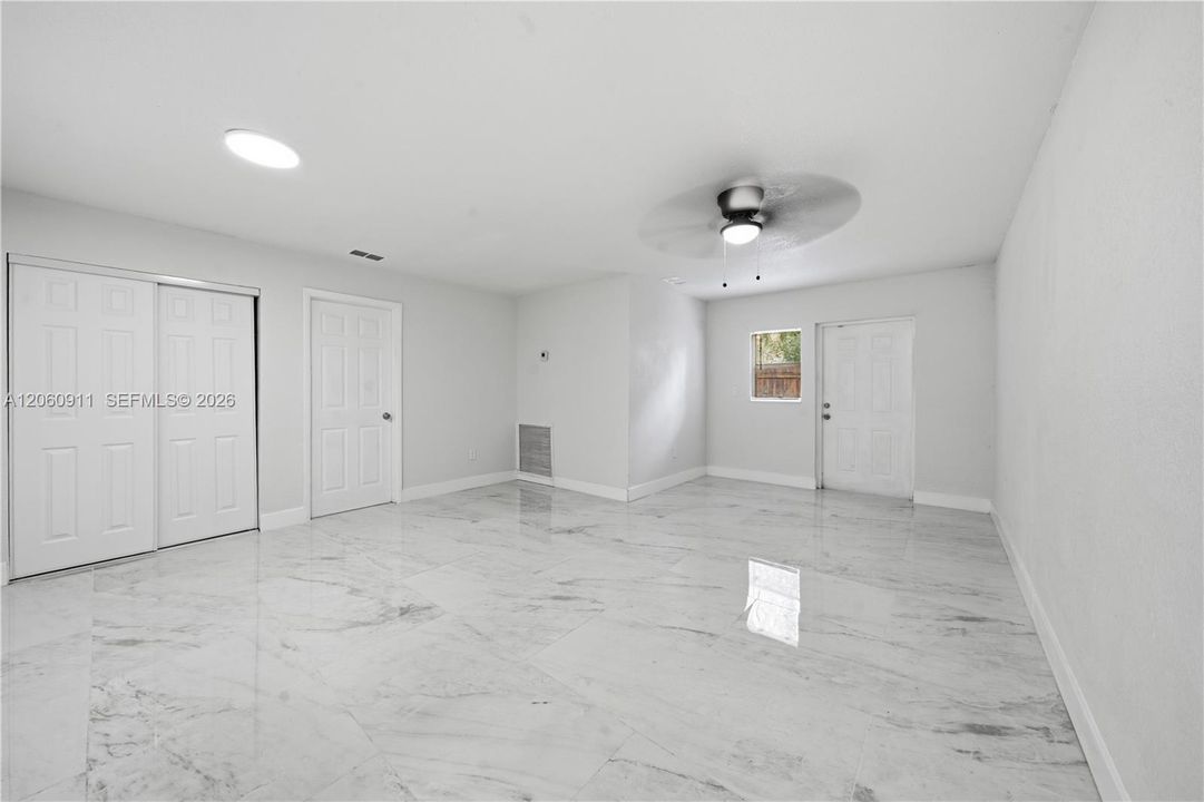 Active With Contract: $350,000 (3 beds, 1 baths, 1152 Square Feet)