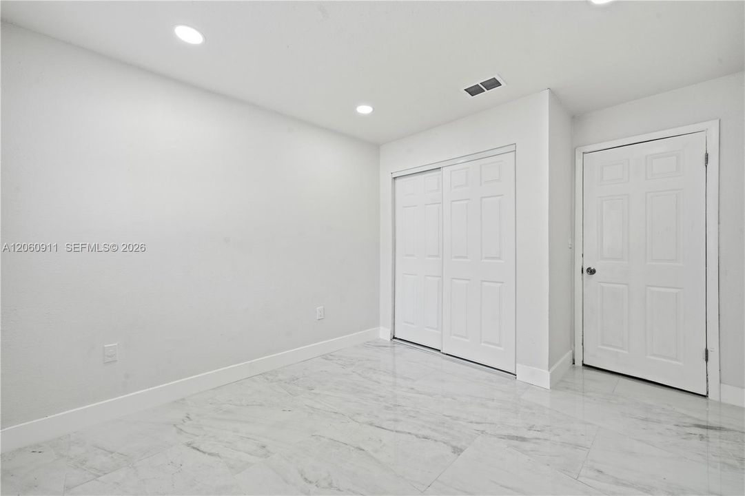 Active With Contract: $350,000 (3 beds, 1 baths, 1152 Square Feet)
