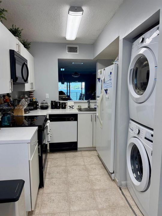 В аренду: $3,250 (3 спален, 2 ванн, 1110 Квадратных фут)