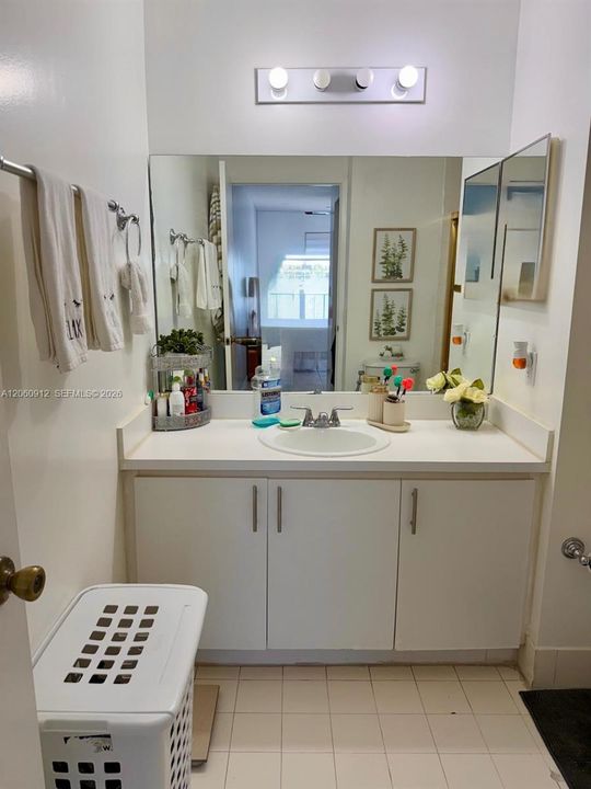 В аренду: $3,250 (3 спален, 2 ванн, 1110 Квадратных фут)