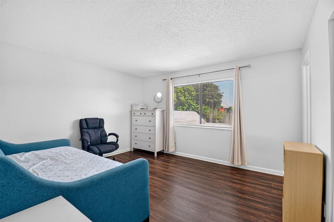 Second bedroom Suite