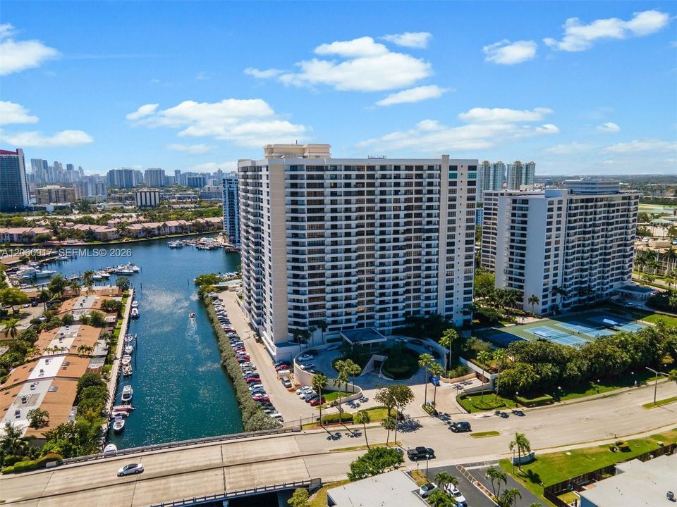 For Rent: $3,500 (2 beds, 2 baths, 1560 Square Feet)