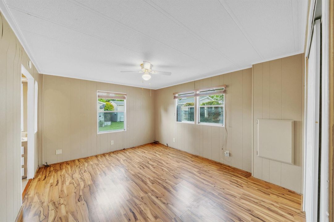 15 Primary Bedroom (1)