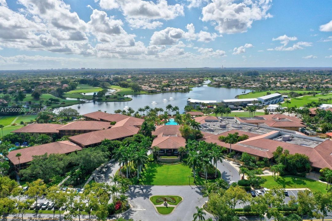 На продажу: $409,999 (2 спален, 2 ванн, 1392 Квадратных фут)