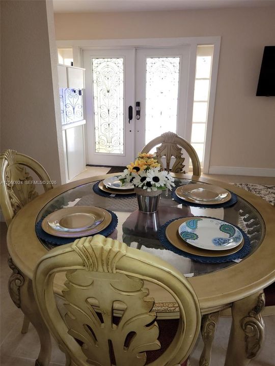 В аренду: $2,300 (2 спален, 1 ванн, 1000 Квадратных фут)
