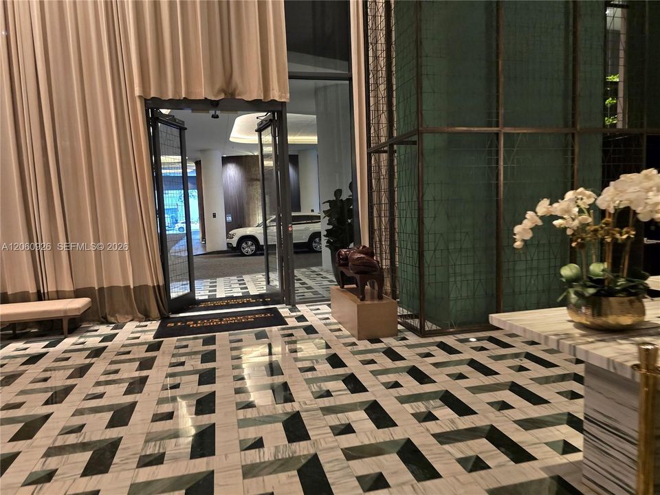 В аренду: $6,000 (2 спален, 2 ванн, 1152 Квадратных фут)