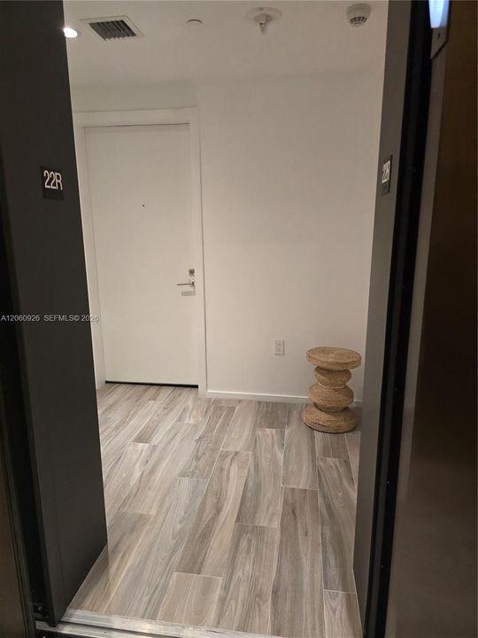 В аренду: $6,000 (2 спален, 2 ванн, 1152 Квадратных фут)