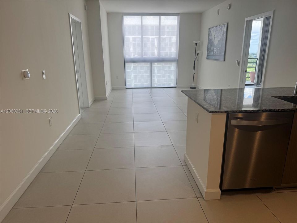 В аренду: $4,000 (2 спален, 2 ванн, 1106 Квадратных фут)