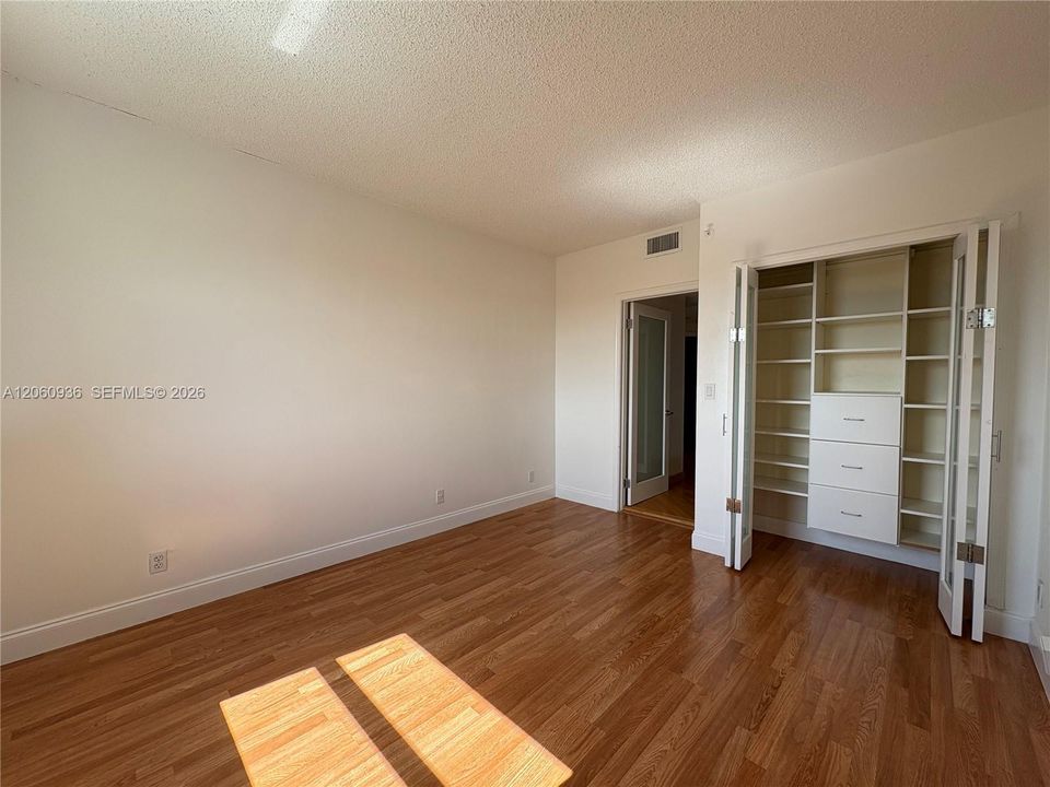 В аренду: $5,800 (3 спален, 2 ванн, 1840 Квадратных фут)
