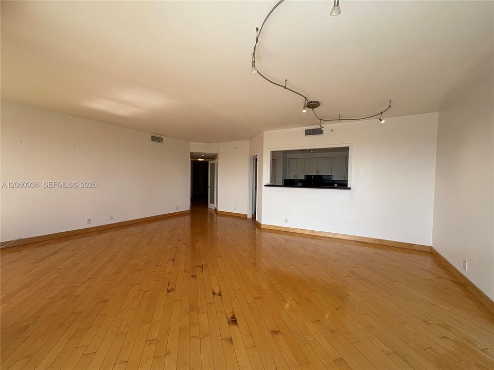В аренду: $5,800 (3 спален, 2 ванн, 1840 Квадратных фут)