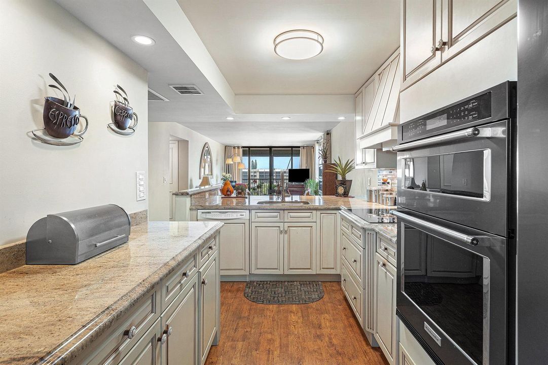 007-17RoyalPalmWay-606-BocaRaton-FL-3343
