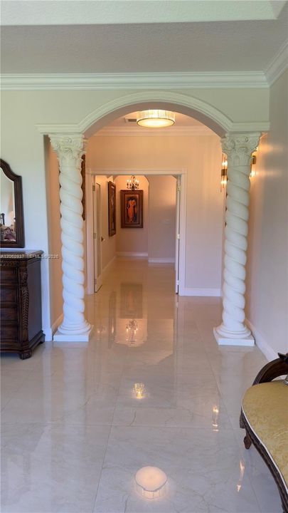 En Venta: $1,500,000 (4 camas, 3 baños, 3246 Pies cuadrados)
