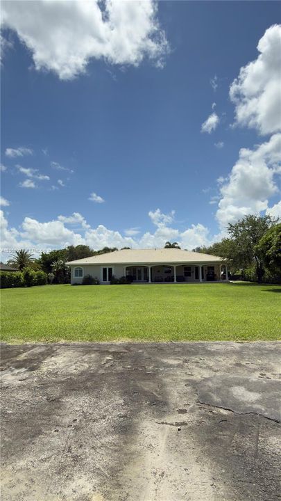 En Venta: $1,500,000 (4 camas, 3 baños, 3246 Pies cuadrados)